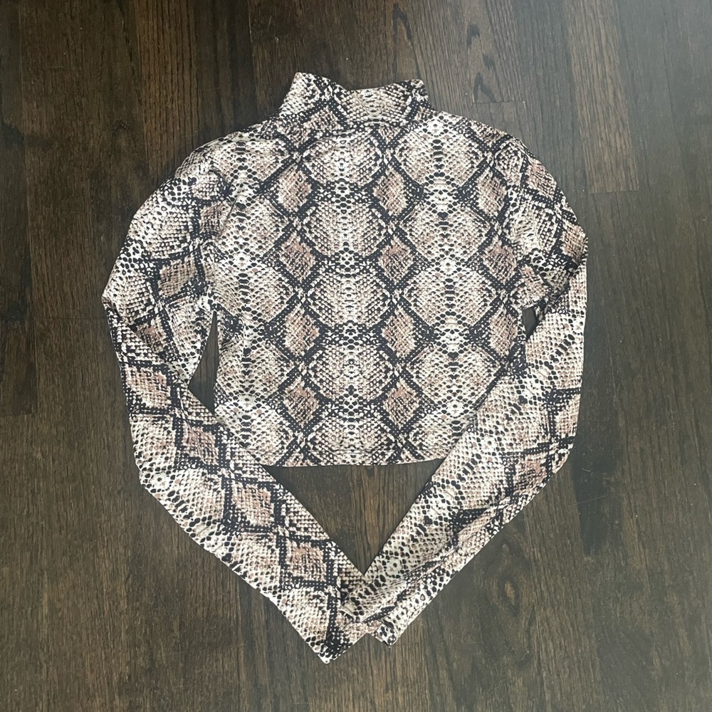 Small forever 21 animal print top